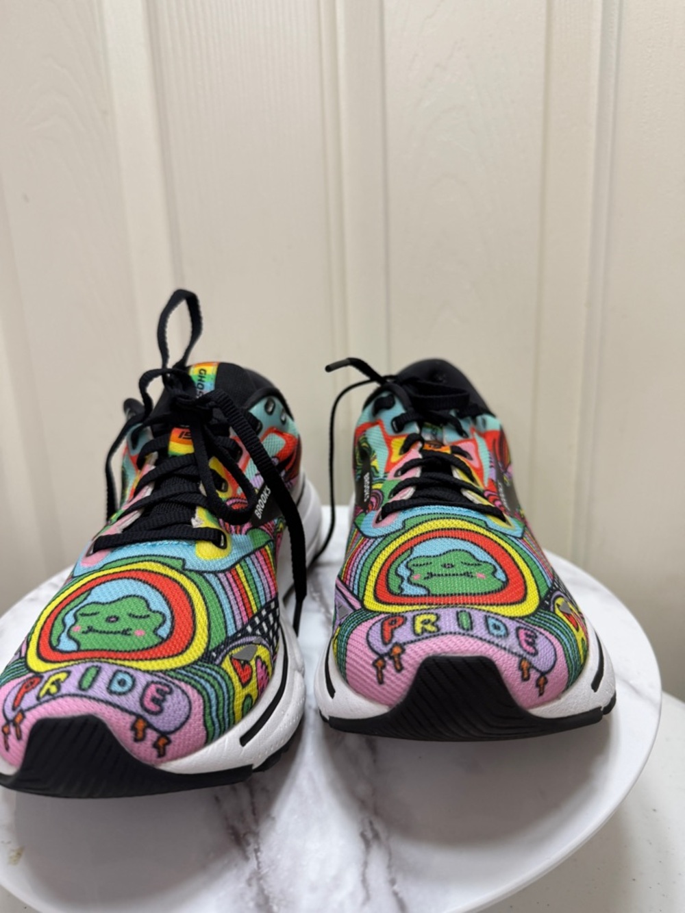 Brooks Ghost 15 Run Proud Rainbow Pride size 8 - Picture 4 of 10